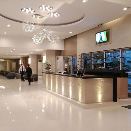 Chin'S Place Sea Residences Moa Manila Exterior photo