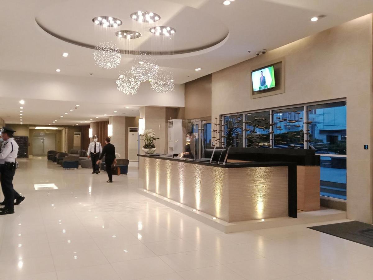 Chin'S Place Sea Residences Moa Manila Exterior photo